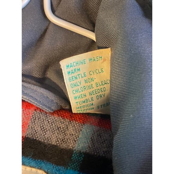 Vintage Appalachian Trail 2XL Flannel I
nsulated Vest - Picture 6 of 8